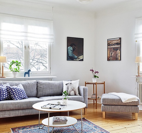 家庭中老年人遗像正对着门好不好？家中遗像应该摆放在什么位置？