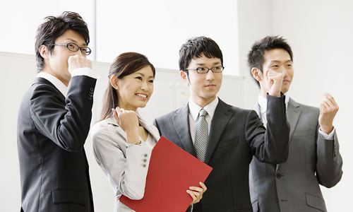 如何提高亲和力 职场亲和妆获得好人缘